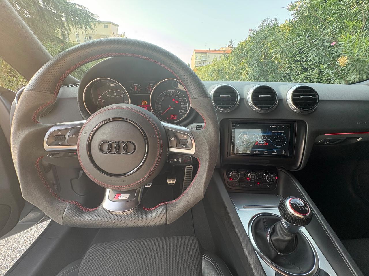 Audi TT S-Line Coupe 2.0 tfsi 200cv