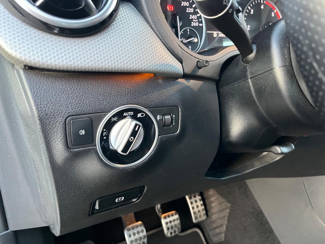 Mercedes-benz B 180 CDI 2013 - PREMIUM —-