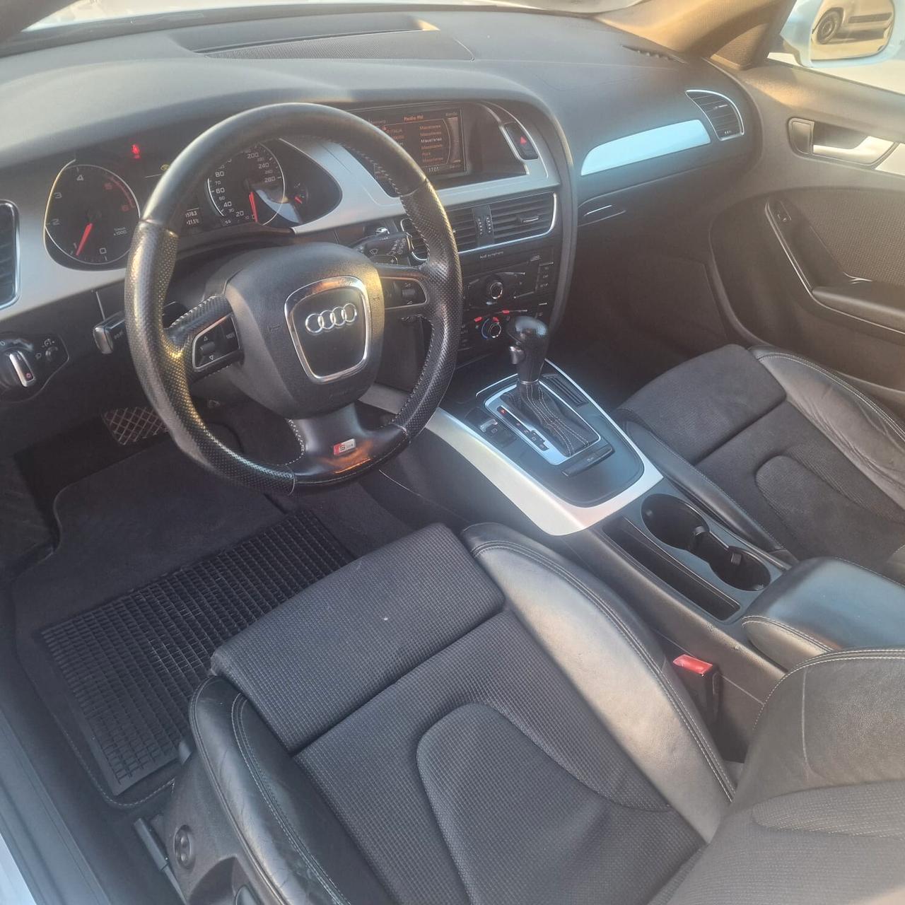 Audi A4 Avant 2.0 TDI 143CV S-LINE INTERNO ED ESTERNO TETTO FULL FULL OPTIONAL