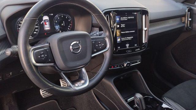 VOLVO XC40 T4 Geartronic Momentum Aut. + Tetto