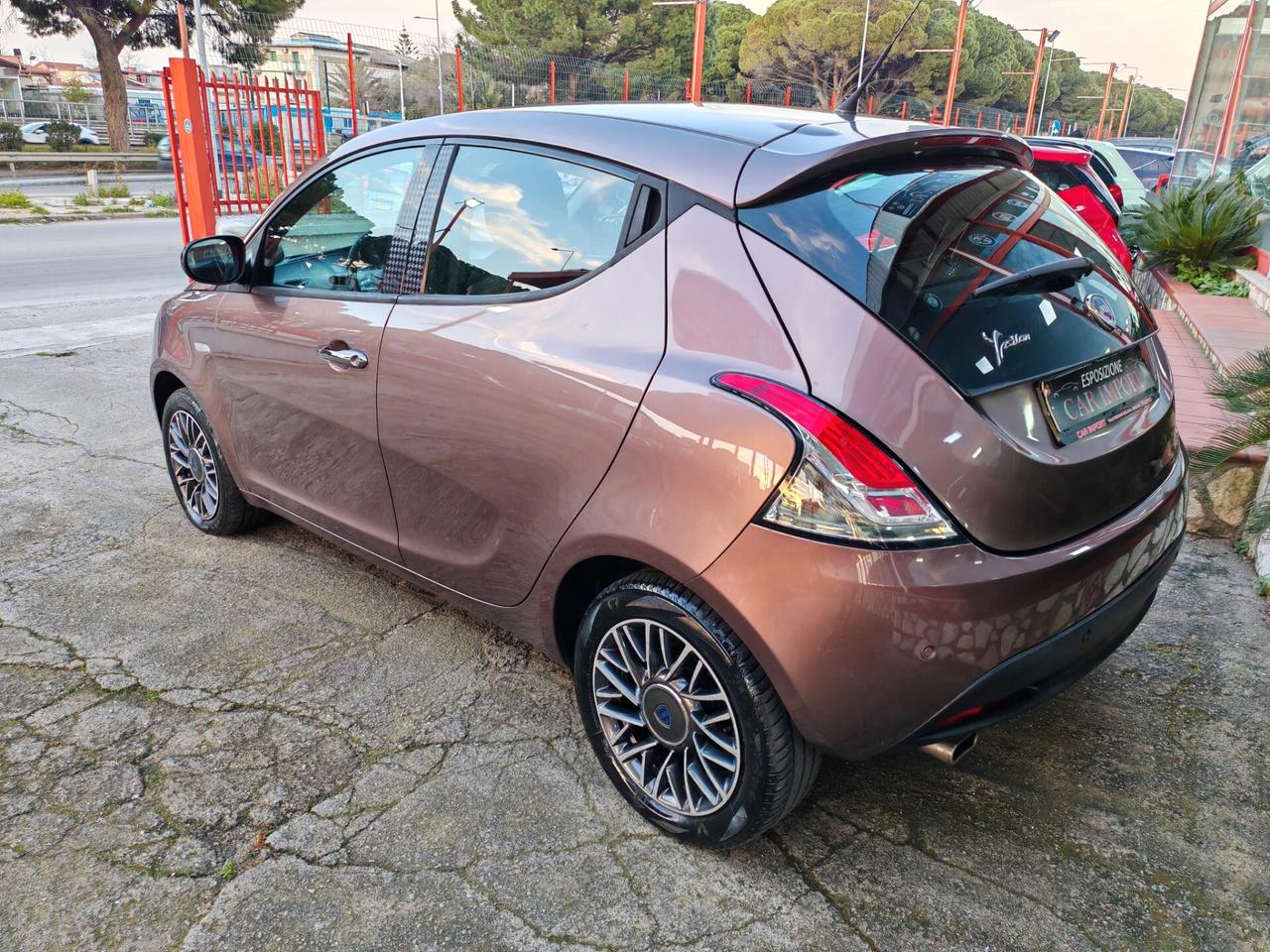 Lancia Ypsilon 1.3 diesel 05/2015 Cv95 ELLE