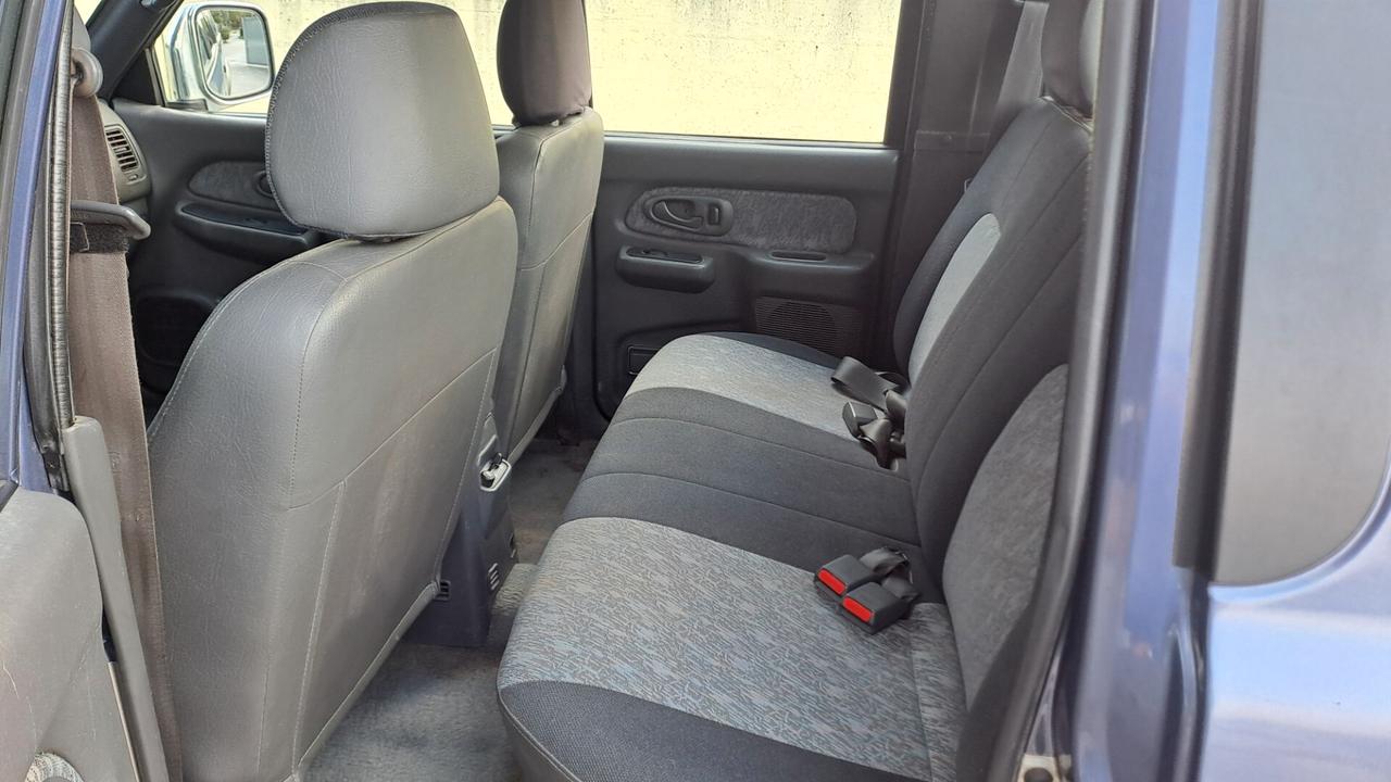 Mitsubishi L200 2.5 TDI 4WD Double Cab Pick-up GLX