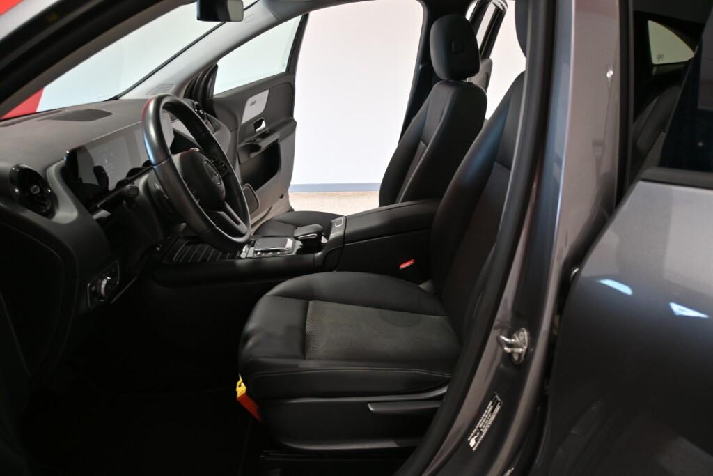 MERCEDES GLA 180D AUTOM + TETTO PAN