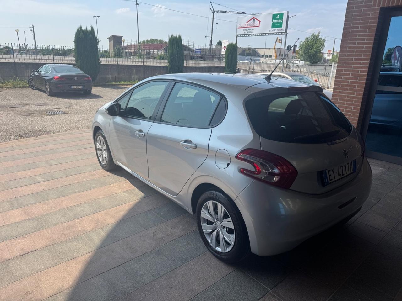 Peugeot 208 1.4 HDi 68 CV 5 porte Allure Neopatentati