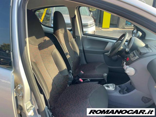 PEUGEOT 107 1.0 68CV 5p. Sweet Years 2Tronic