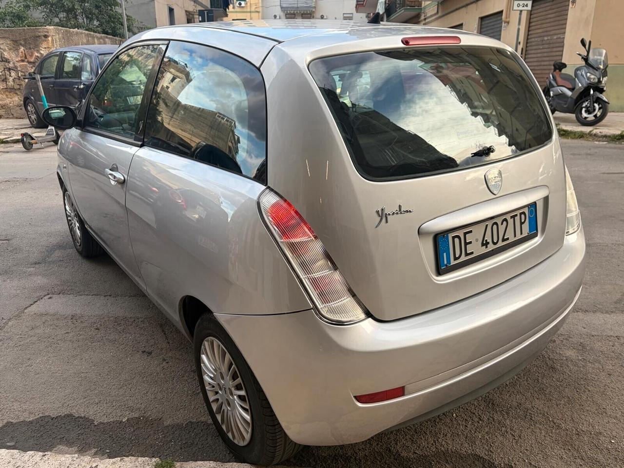 Lancia Ypsilon 1.2 Argento 84.000KM NUOVISSIMA