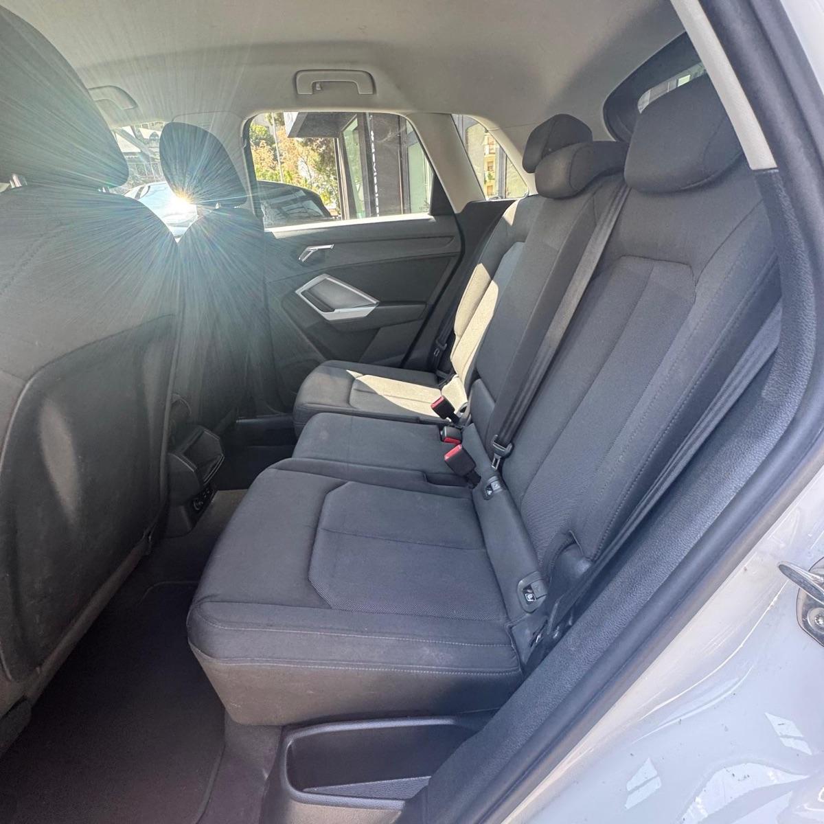 AUDI - Q3 - 35 TDI S tronic Business