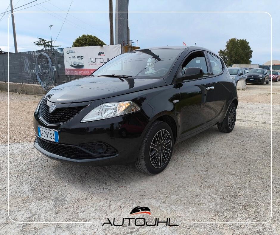 Lancia Ypsilon 1.2 69 CV 5 porte S&S Gold