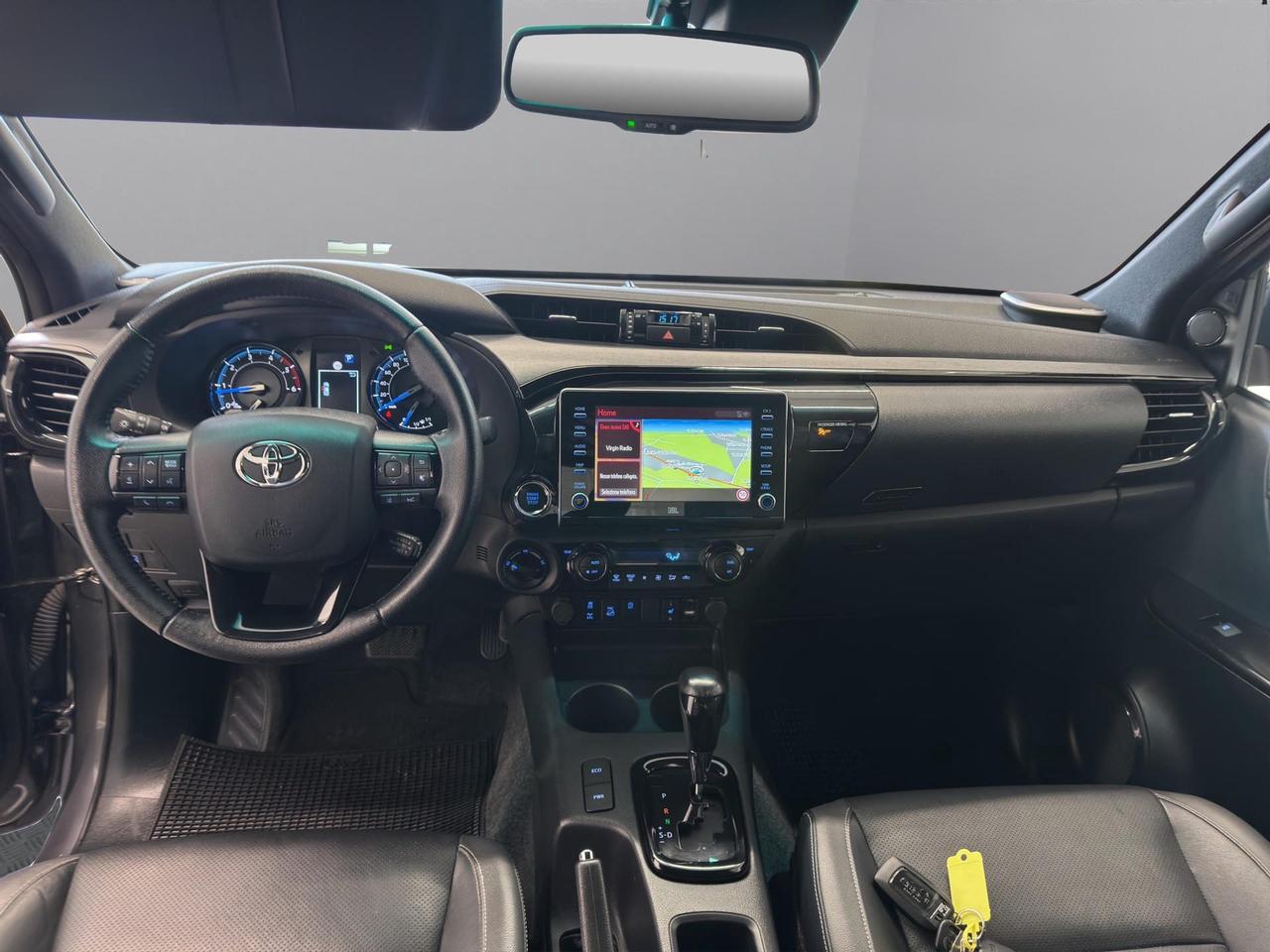 Toyota Hilux 2.8 d double cab Invincible 4wd auto