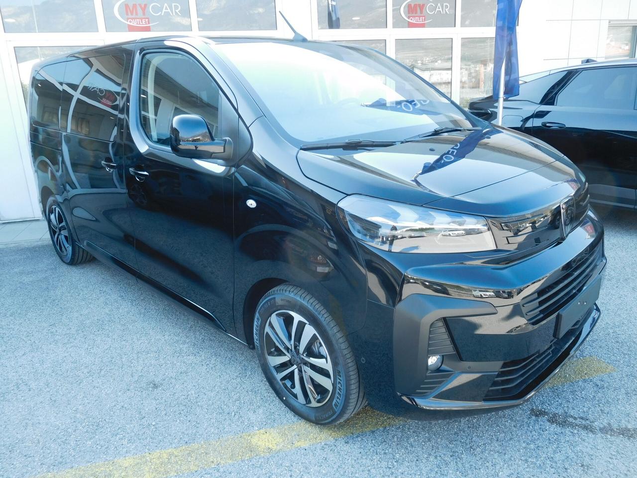 Peugeot Traveller 2.2 BlueHDi 180cv S&S EAT8 Standard Business