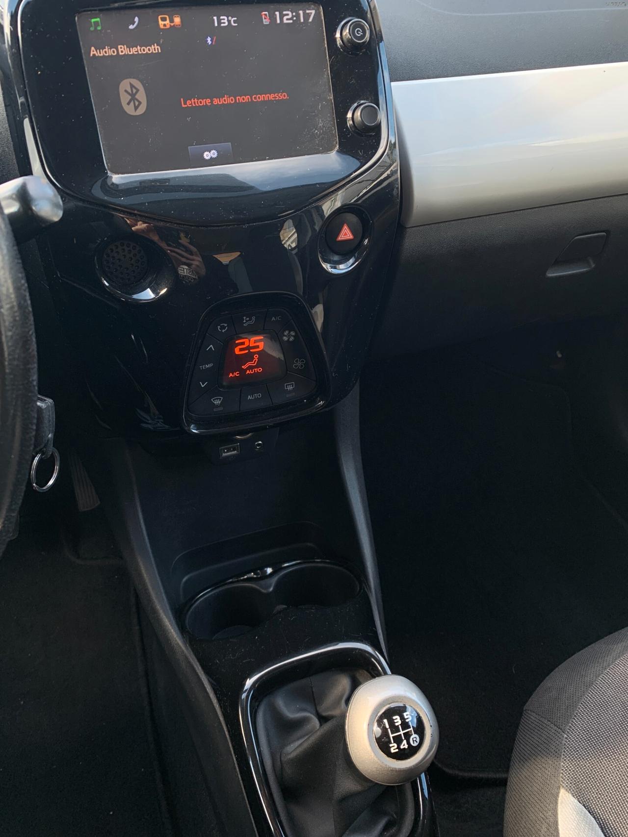 Toyota Aygo 1.0B 69 CV 5P X-PLAY