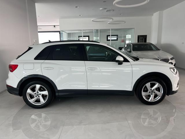 AUDI Q3 35 TDI S tronic Business Advanced Black Pack