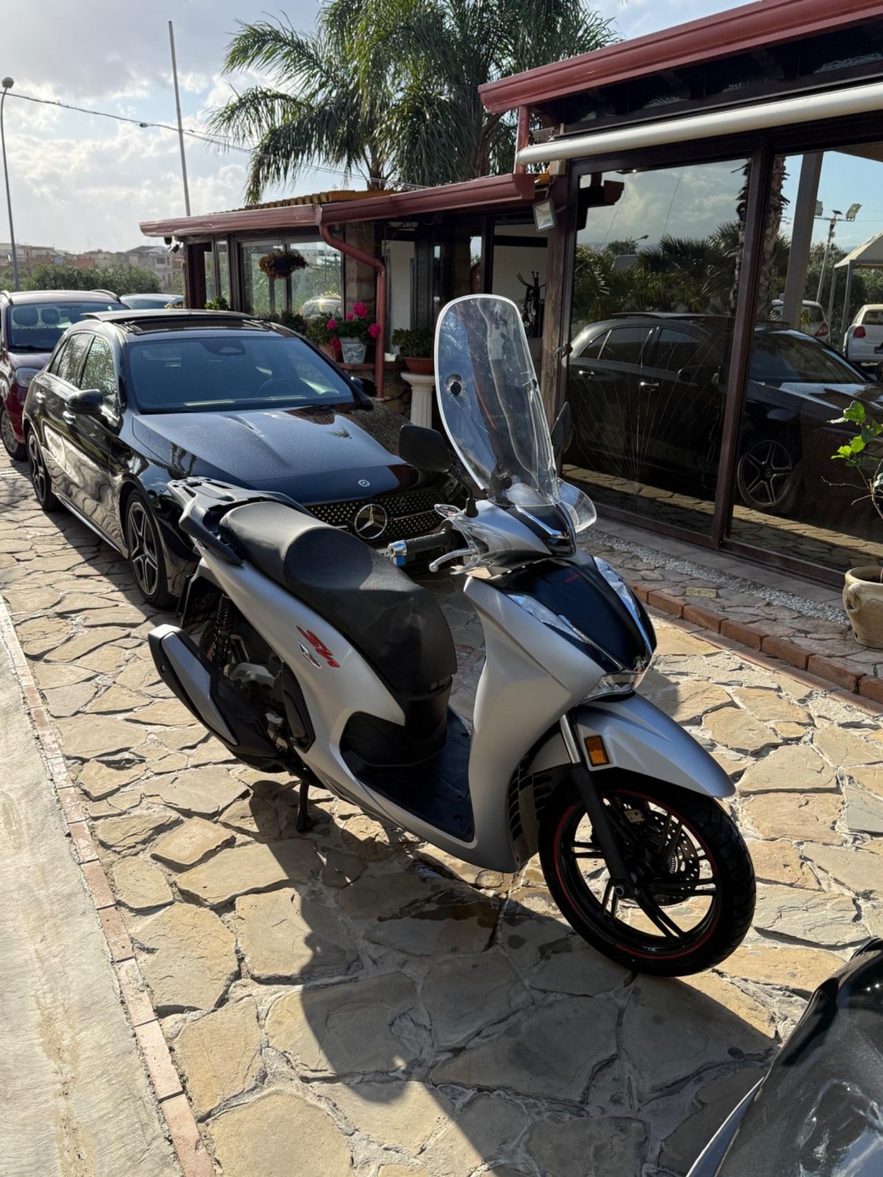 Honda SH 350 SPORT