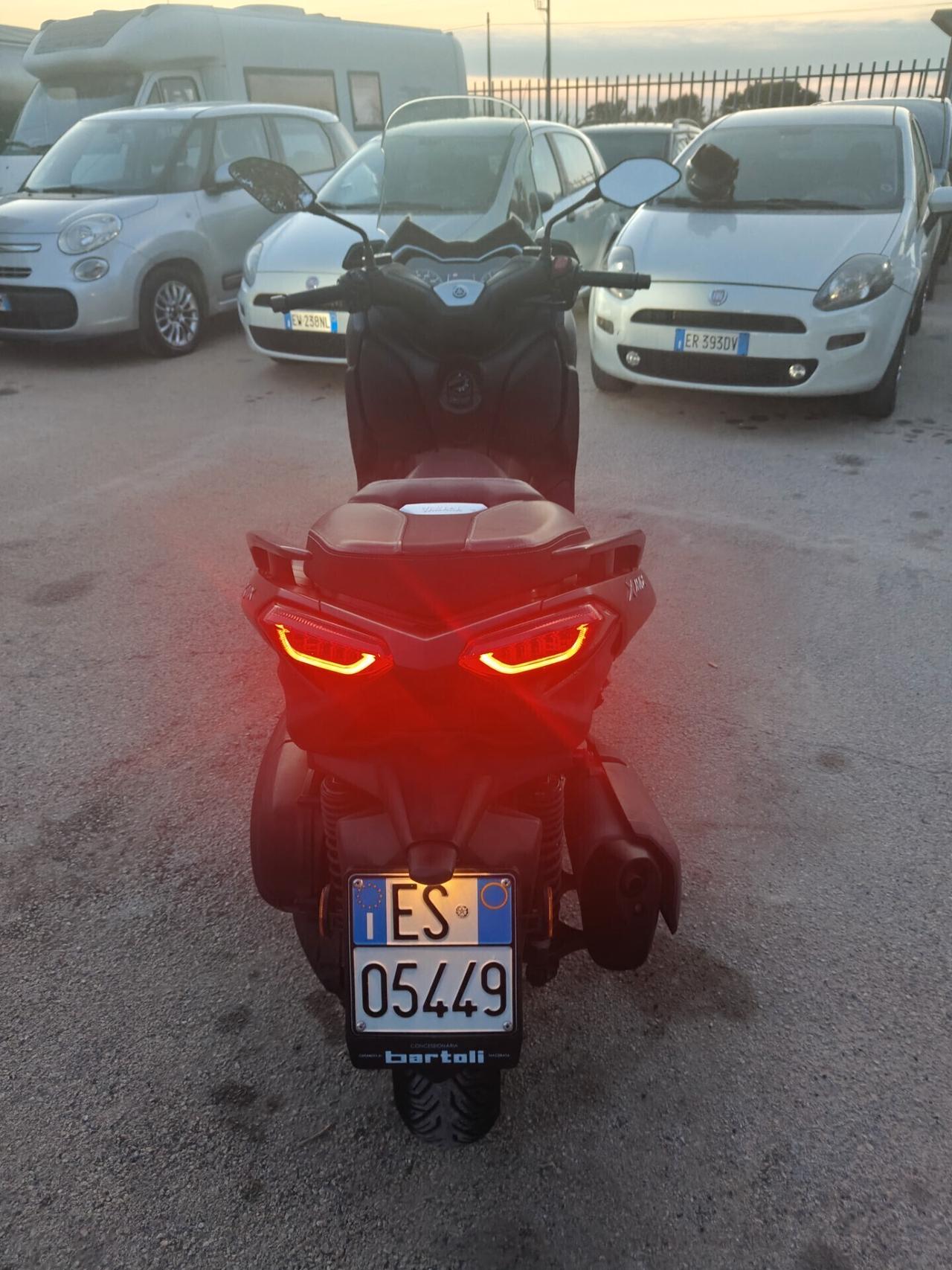 Yamaha X-Max 300 permuta auto/moto