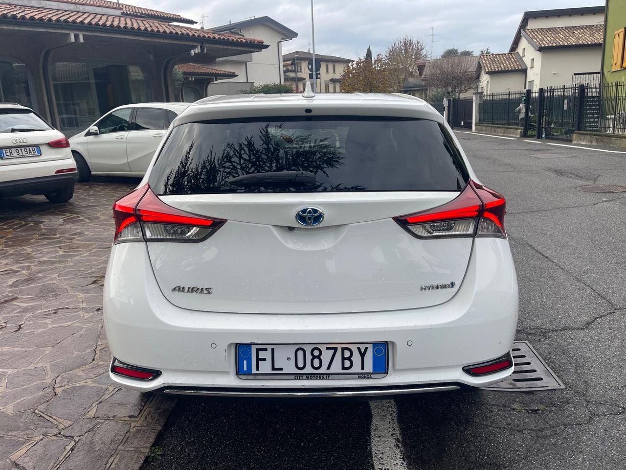 Toyota Auris 1.8 Hybrid Lounge