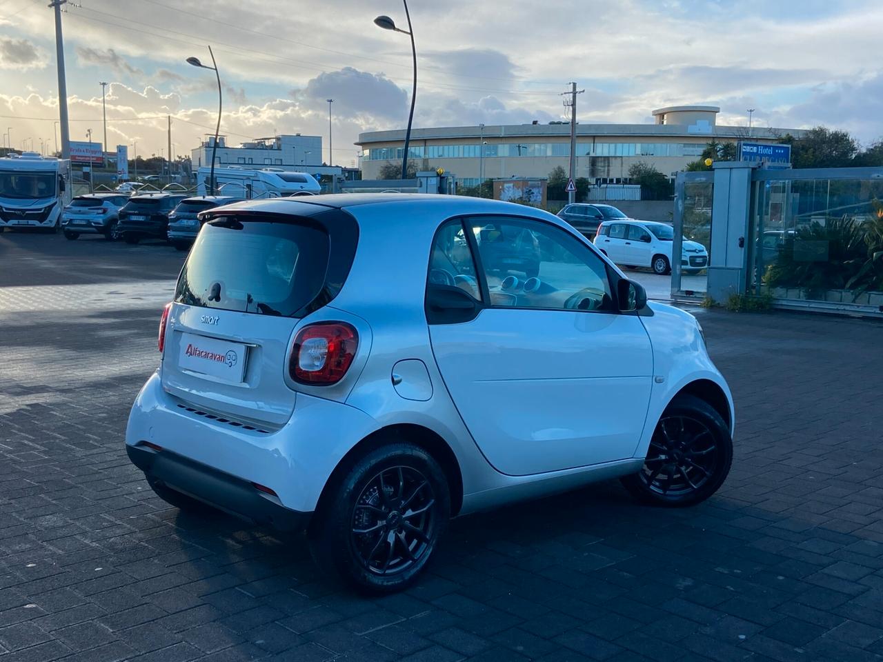 smart forTwo 1.0 Youngster 71cv twinamic