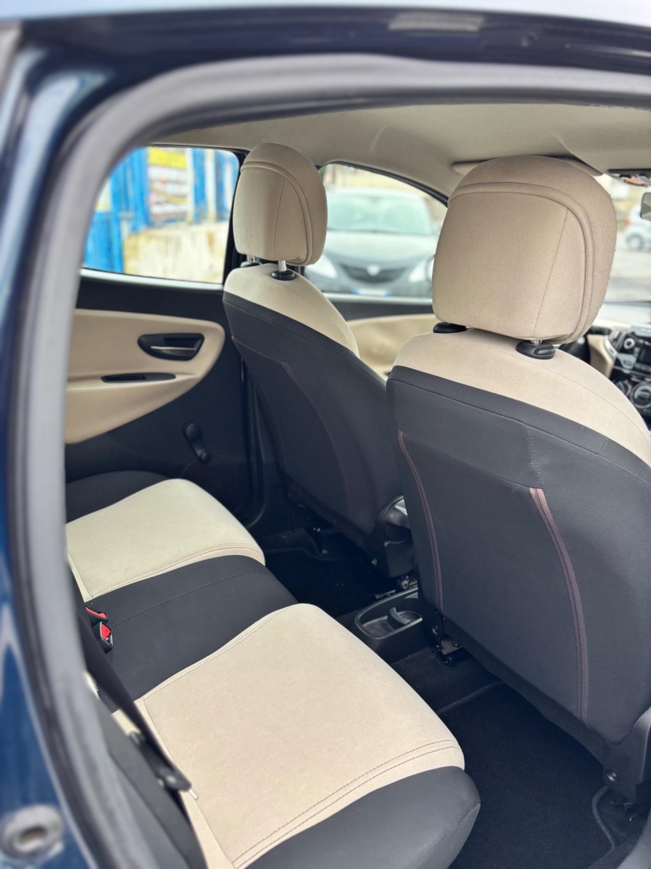 Lancia Ypsilon 0.9 TwinAir 85 CV 5 porte S&S DFN 30th Anniversary