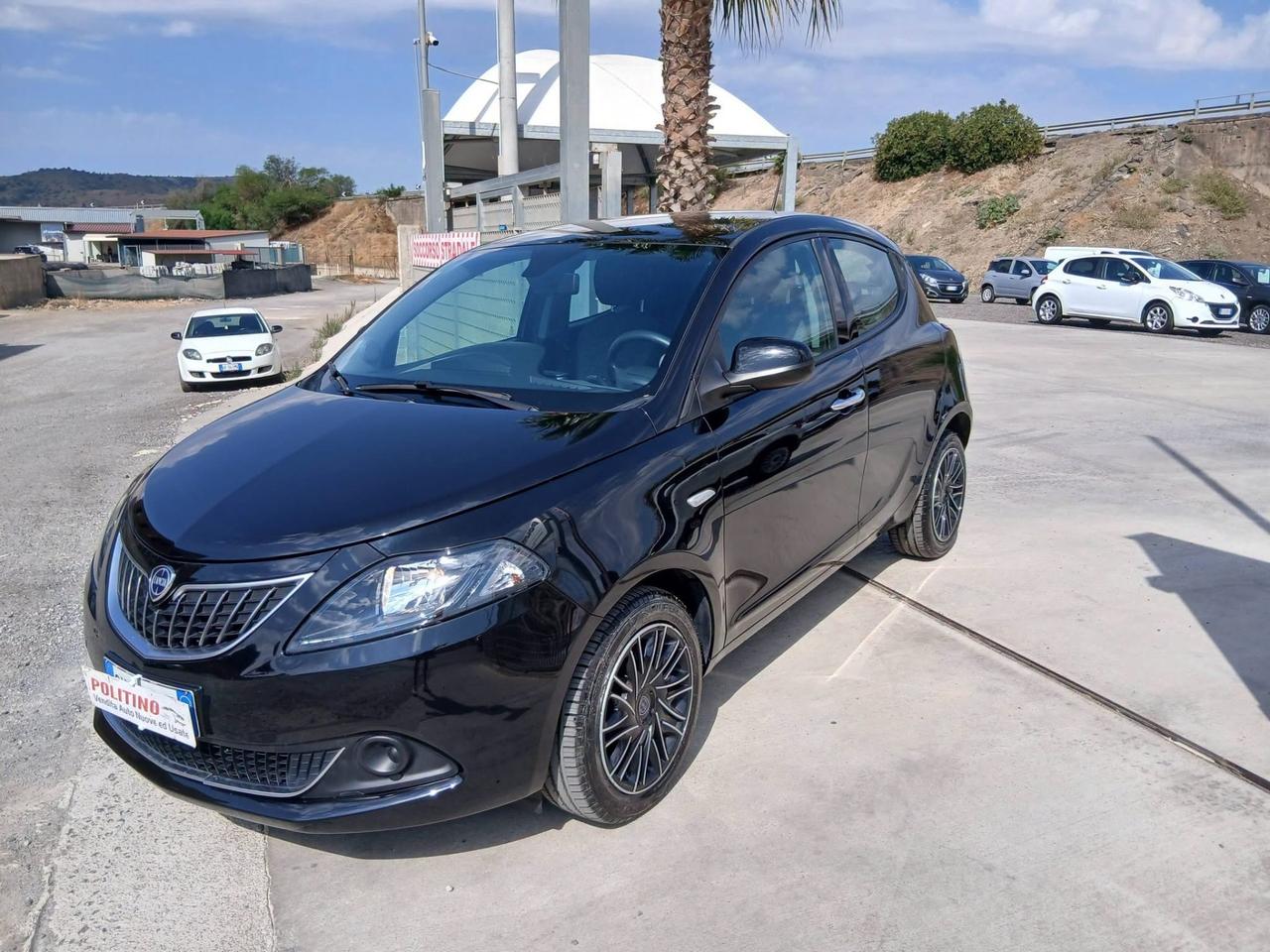 Lancia Ypsilon 1.0 FireFly 5 porte S&S Hybrid Alberta Ferretti