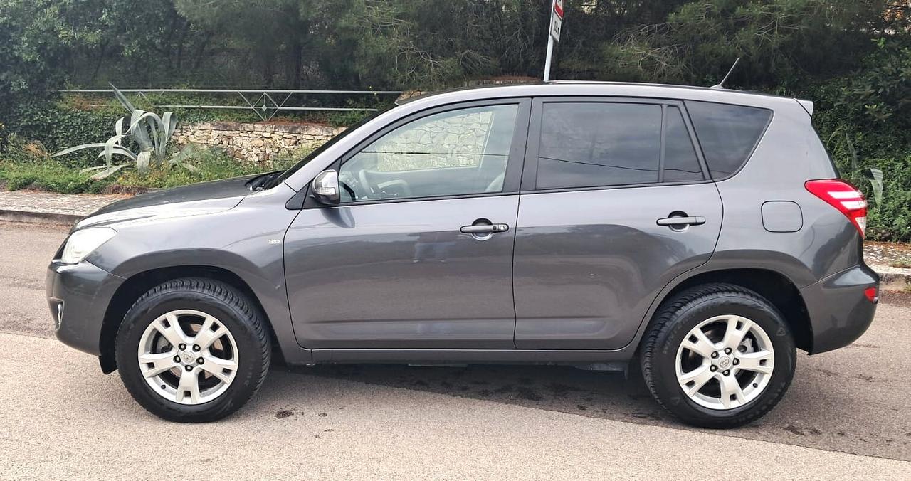 Toyota RAV 4 RAV4 2.2 D-4D 150 CV DPF Luxury
