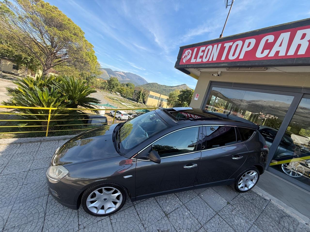Lancia Delta 1.9 MJT Twinturbo DPF Platino tetto apribile full