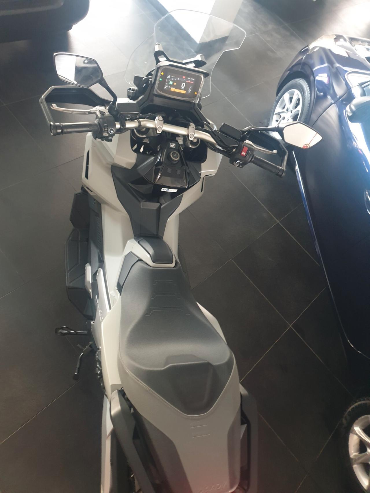 Honda X-ADV 750 Full optional