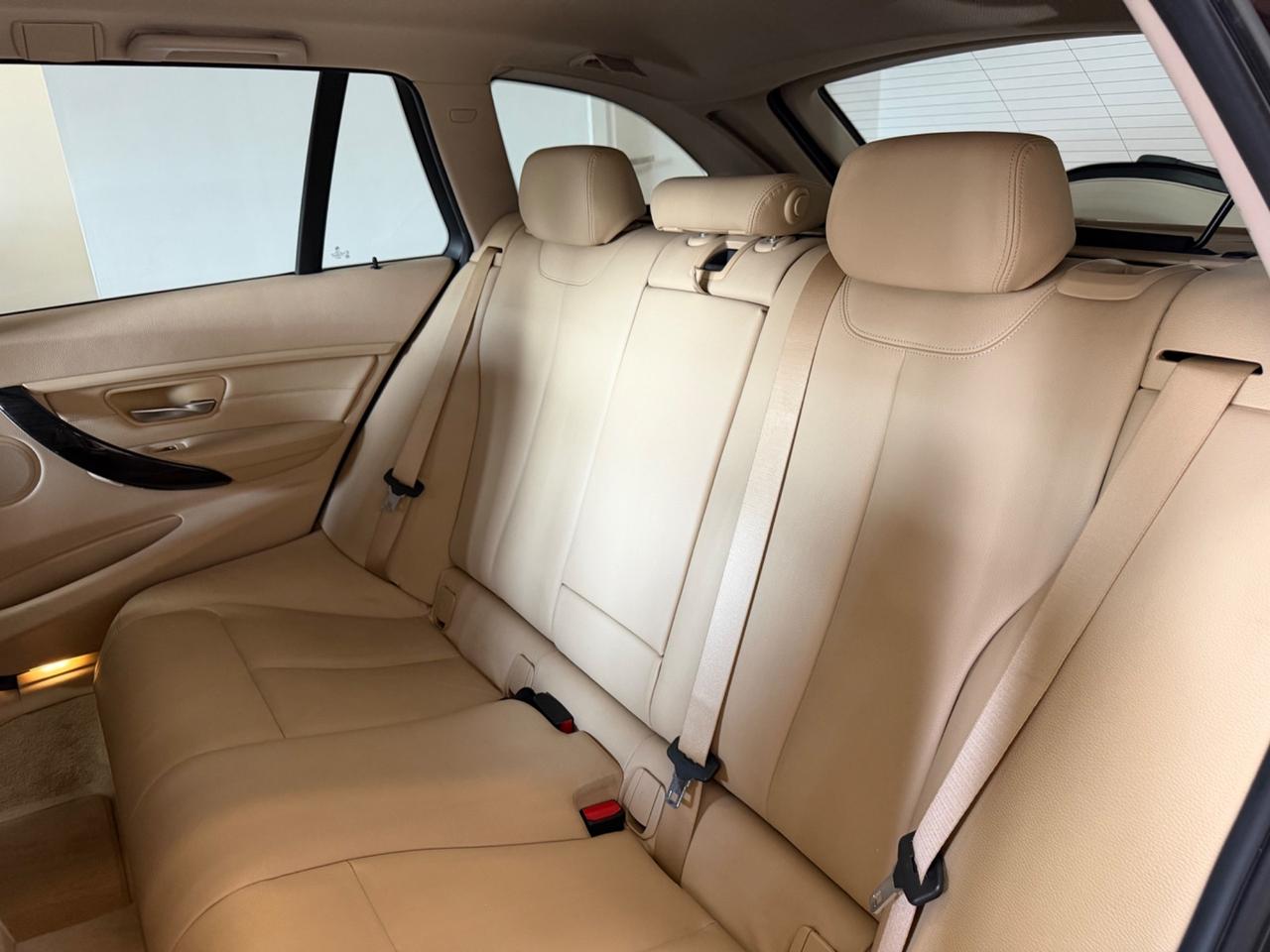 Bmw 318 318d Touring LUXURY aut.