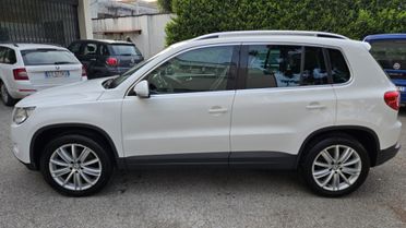 Volkswagen Tiguan 2.0 TDI DPF 4MOTION DSG Sport &
