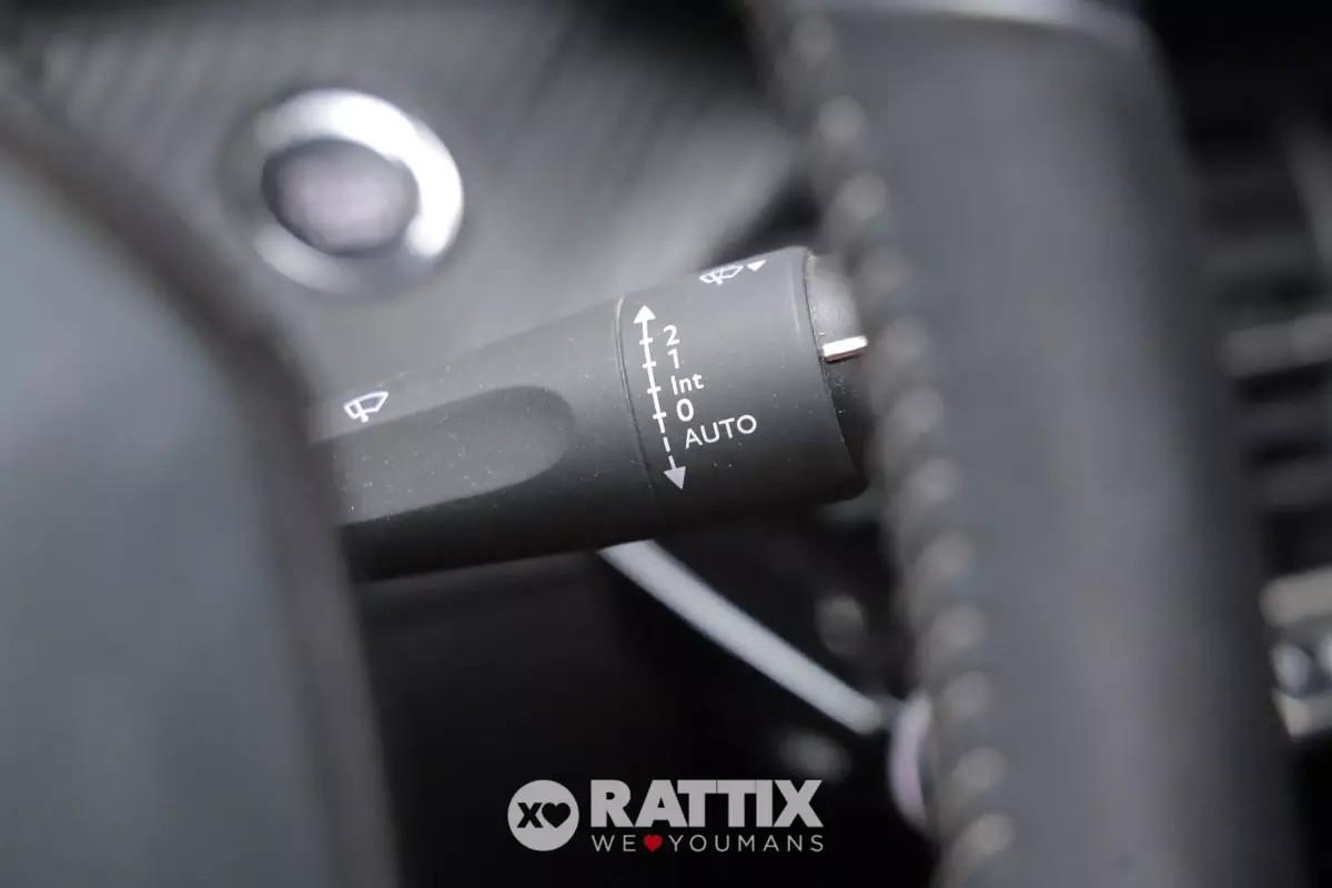 Peugeot e-208 motore elettrico 100kW Allure