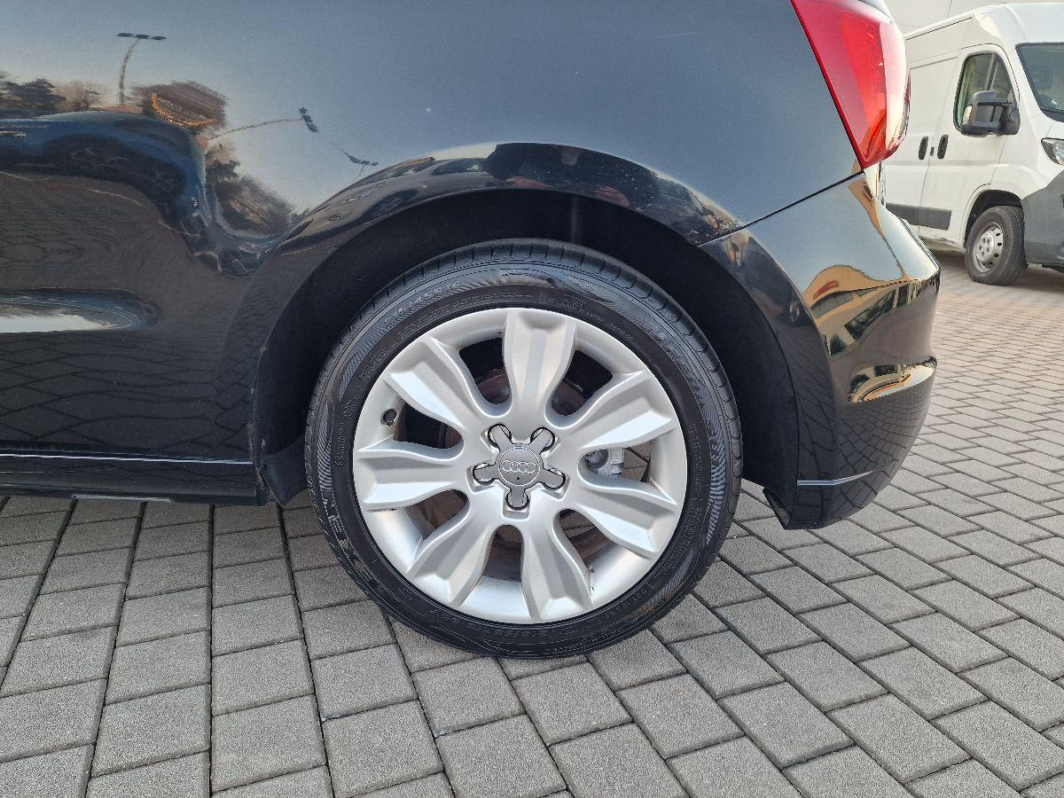 AUDI - A1 - 1.2 TFSI Attraction SLINE NEOPAT