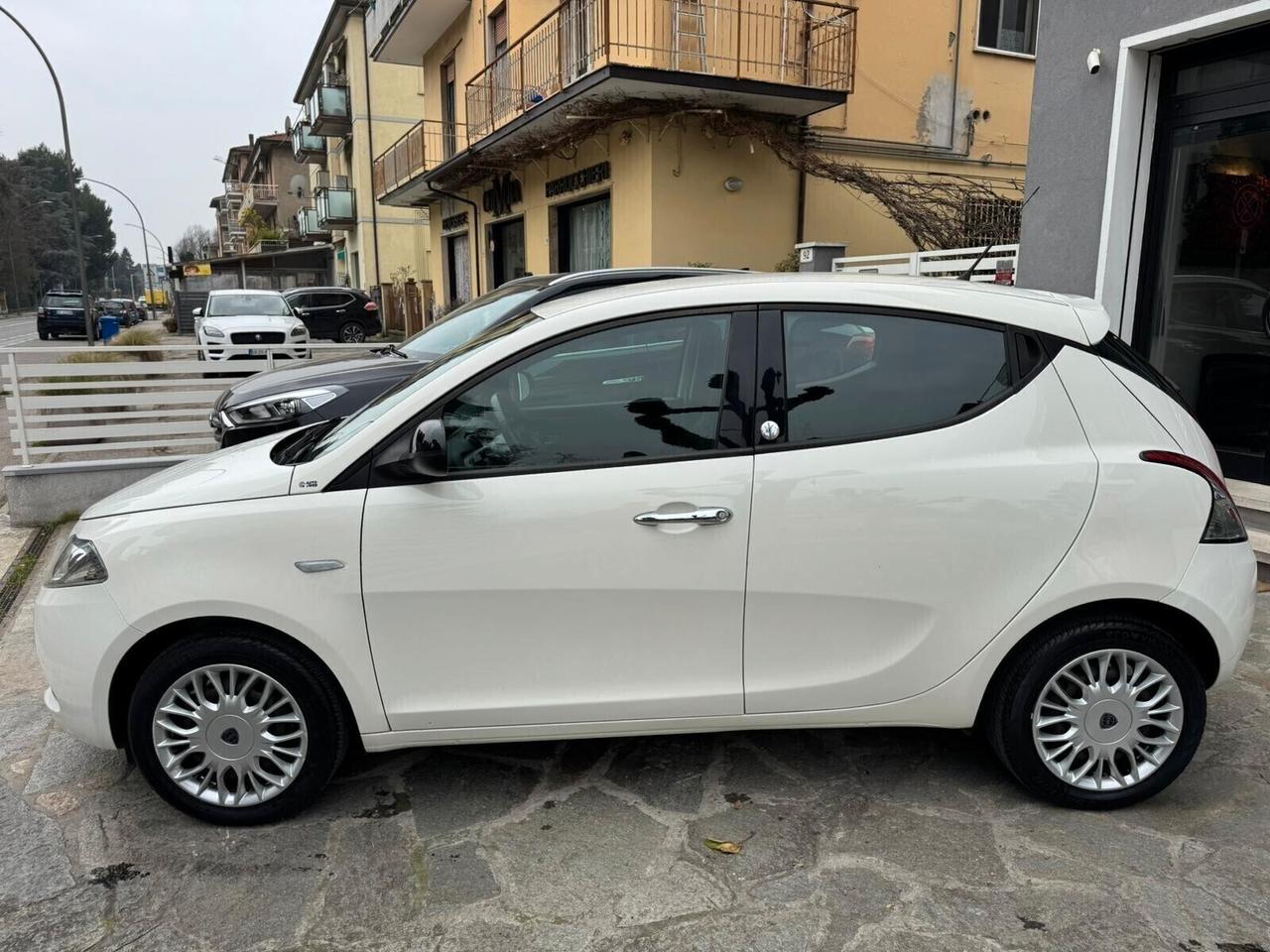 LANCIA YPSILON 1.2 69cv 5p GPL ECOCHIC GOLD NEOP.