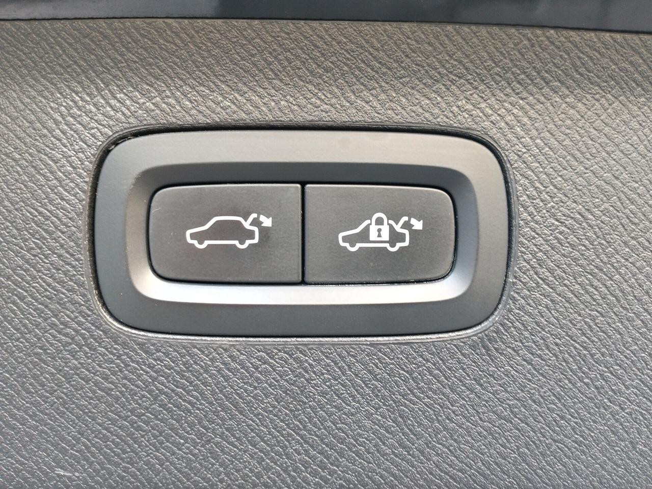 Volvo XC90 II 2016 2.0 d5 Inscription awd geartronic