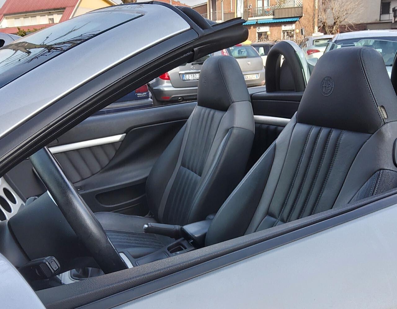 Alfa Romeo Spider 2.2 JTS