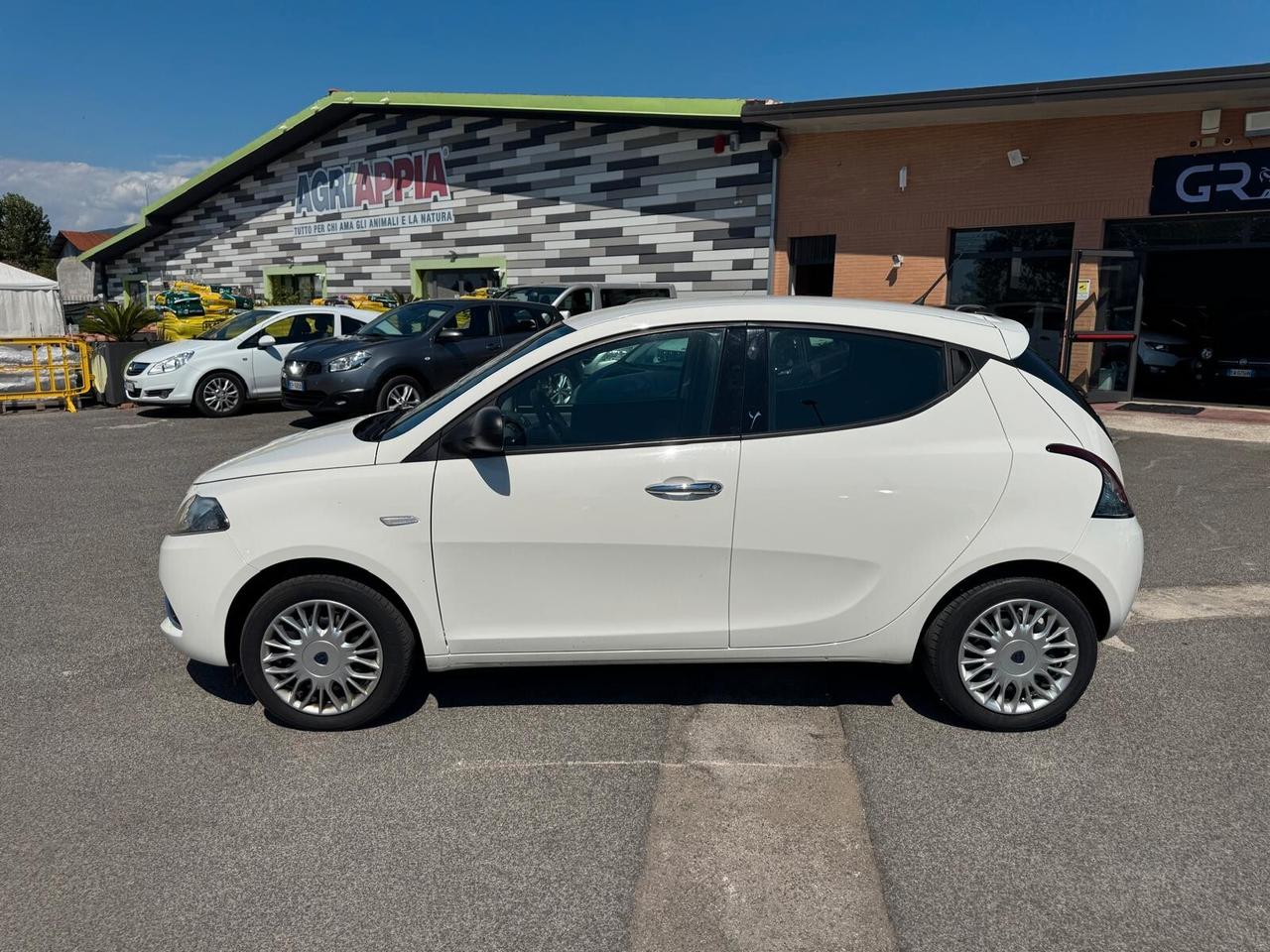 Lancia Ypsilon 1.2 BENZINA 69CV SILVER 2016