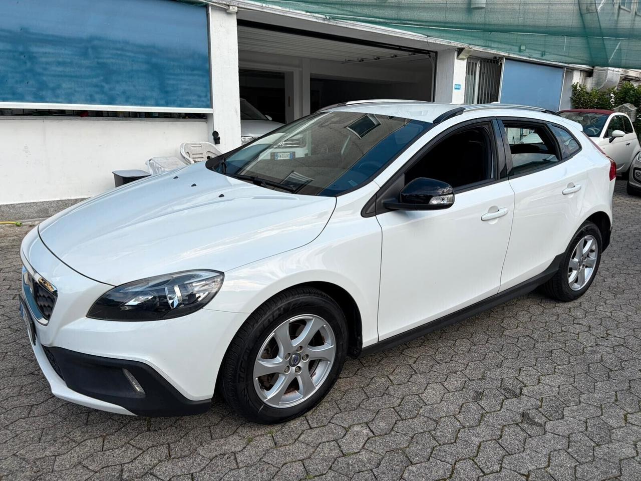 Volvo V40 Cross Country D2 1.6 Summum*EURO5B*NEOPATENTATI