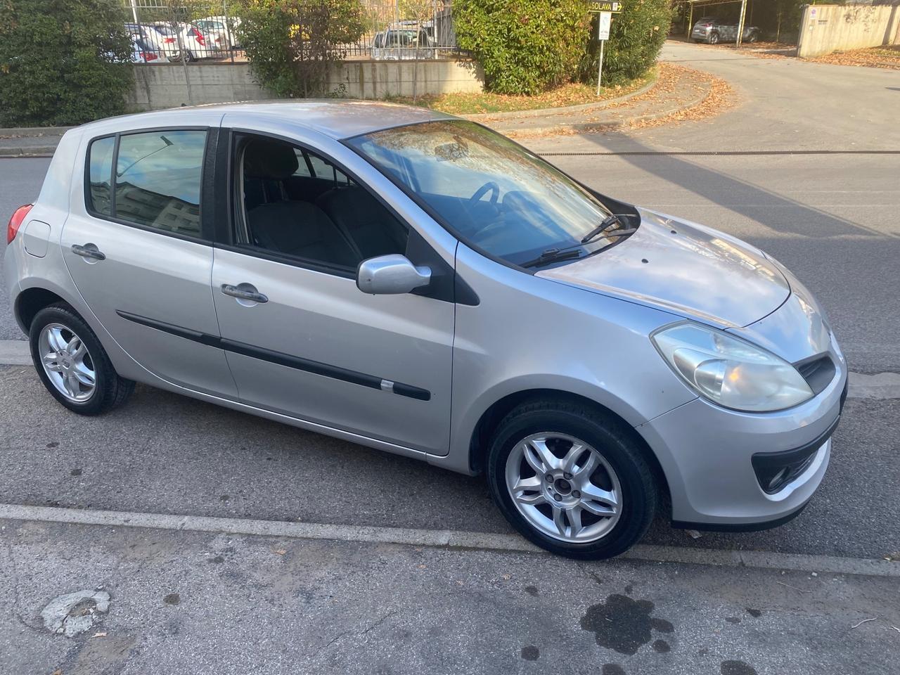 Renault Clio 1.2 benzina ok neopatentati