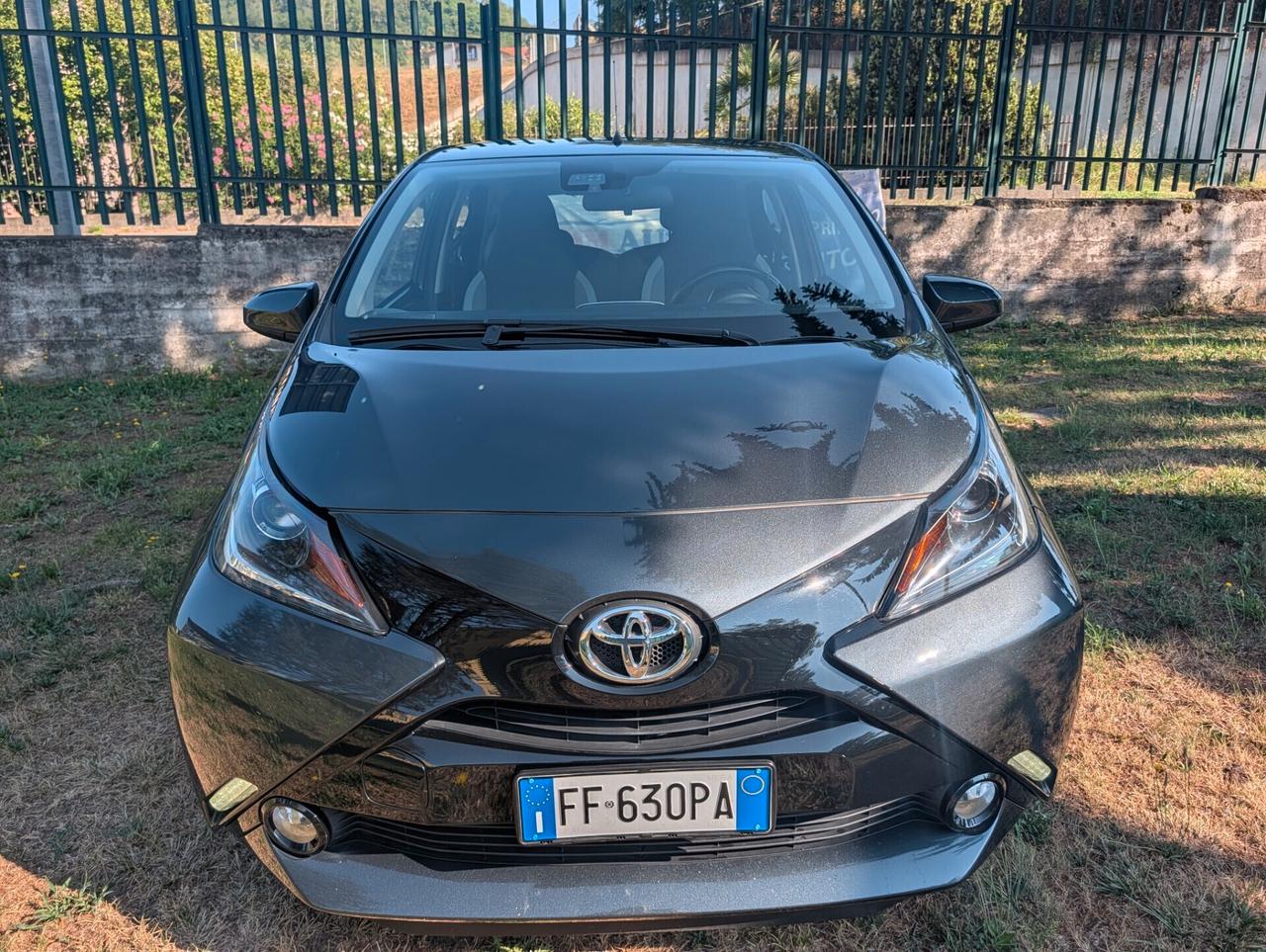 Toyota Aygo 1.0 VVT-i 69 CV 5 porte x-play MMT