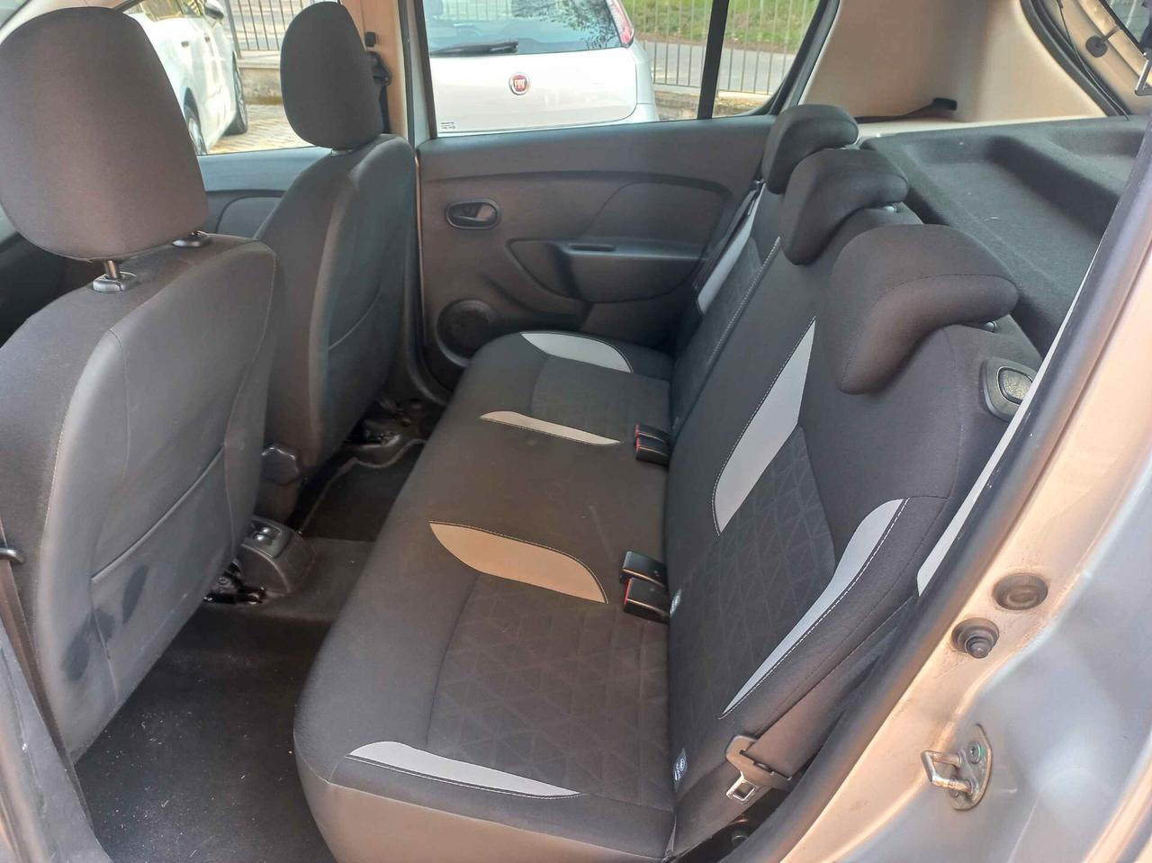 Dacia Sandero 1.5 dCi 8V 75CV Lauréate N1