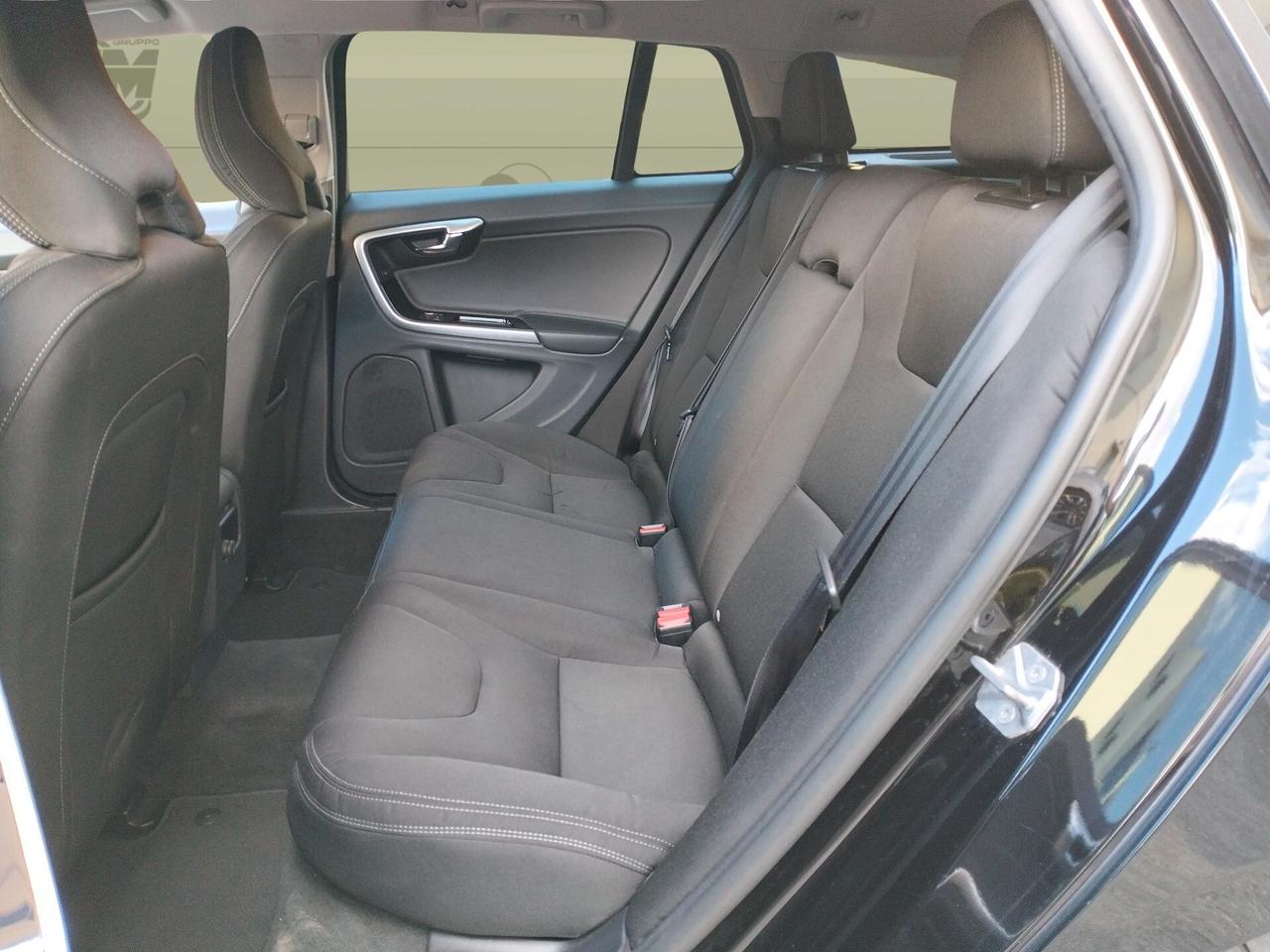 Volvo V60 D2 Geartronic Momentum