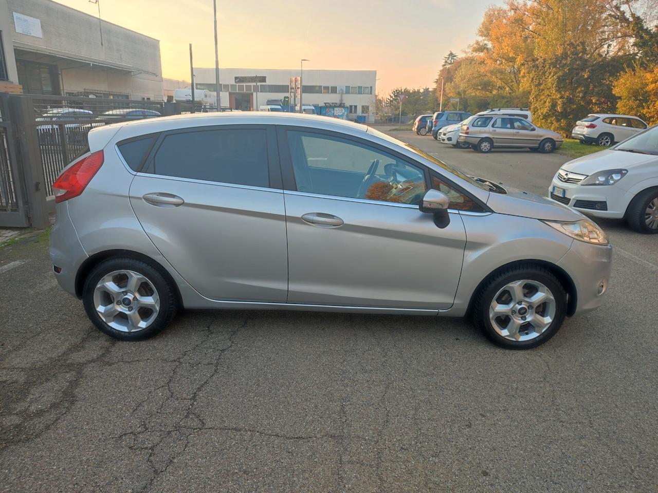 FORD FIESTA 2010 A GPL DI CASA POCHI KM STUPENDA