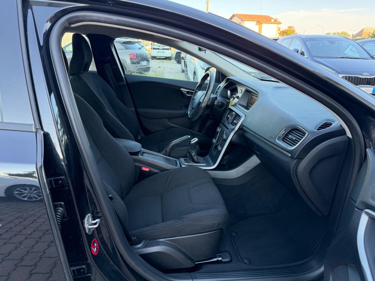 Volvo V40 D2 1.6 Summum