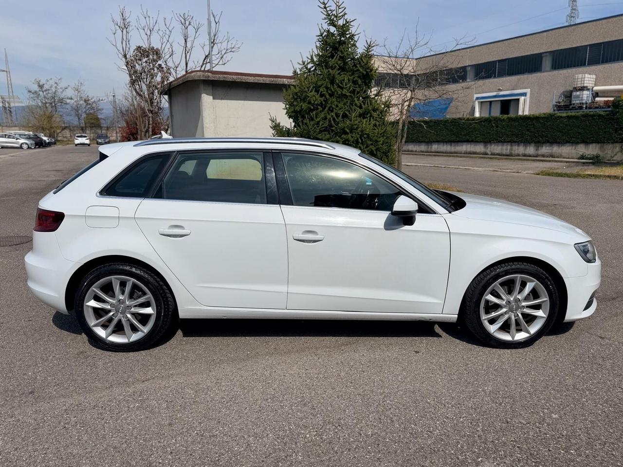 Audi A3 SPB 1.6 TDI clean diesel Ambition