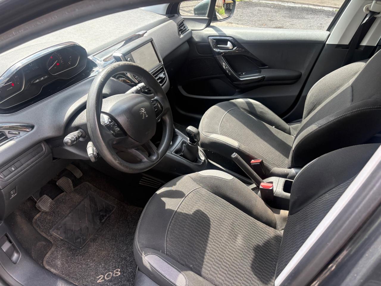 Peugeot 208 PureTech 82 5 porte Allure