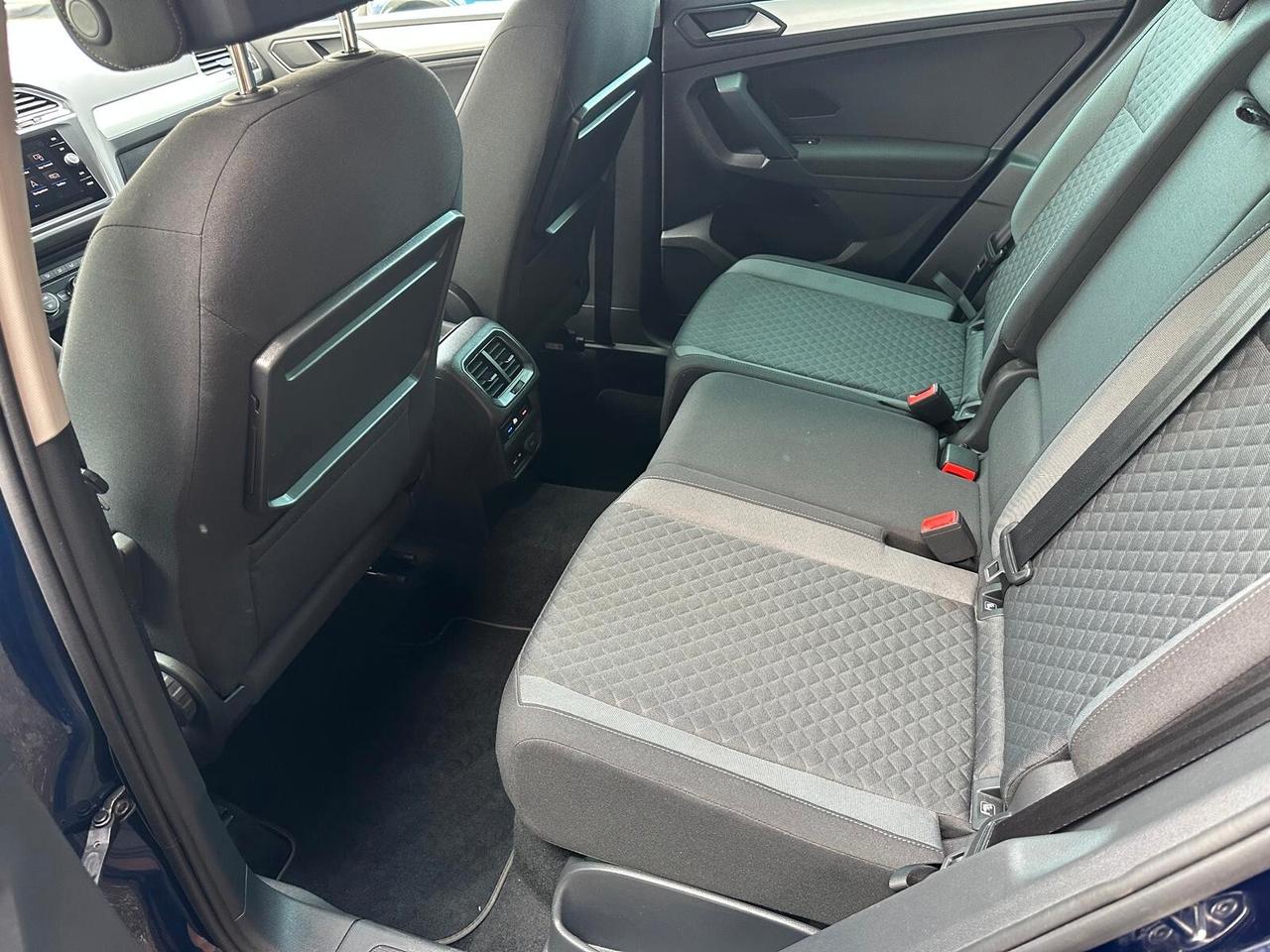 Volkswagen Tiguan 2.0 TDI SCR DSG 4MOTION Business BMT