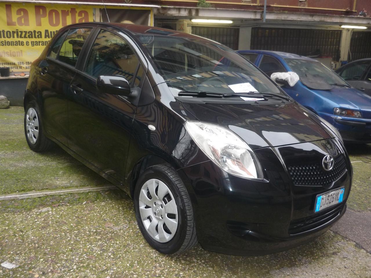 Toyota Yaris 1.0 5 porte Sol