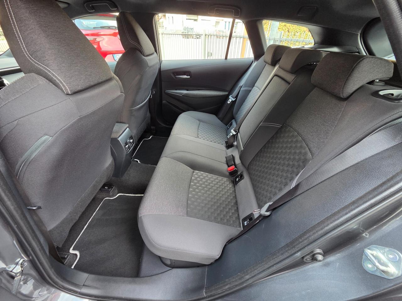 Toyota Corolla Touring Sports 1.8h AUT. + TECH PACK