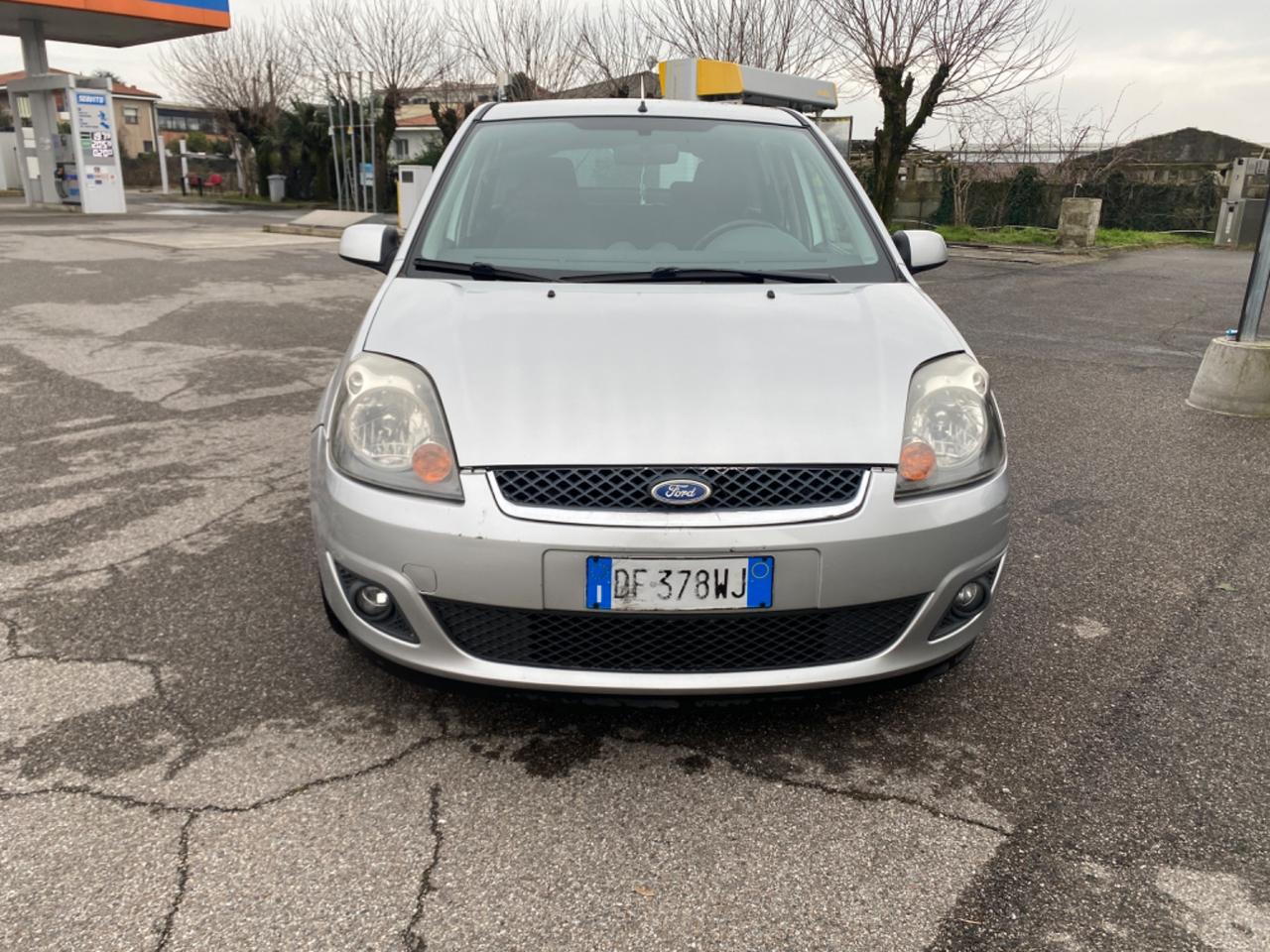 Ford Fiesta 1.2 16V 5p. Ghia