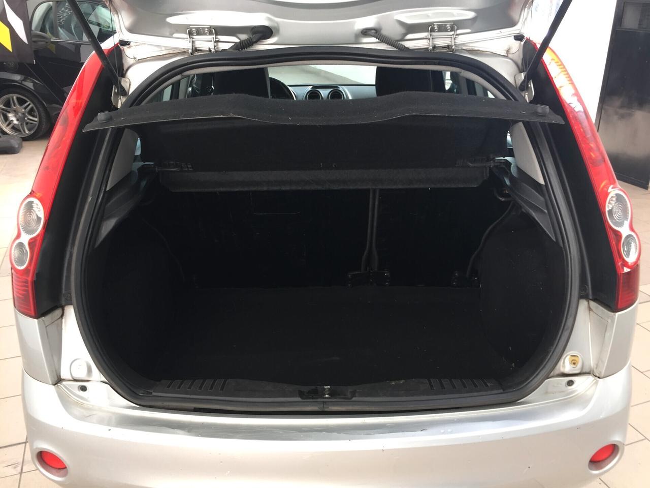 Ford Fiesta 1.2 16V 5p. Titanium