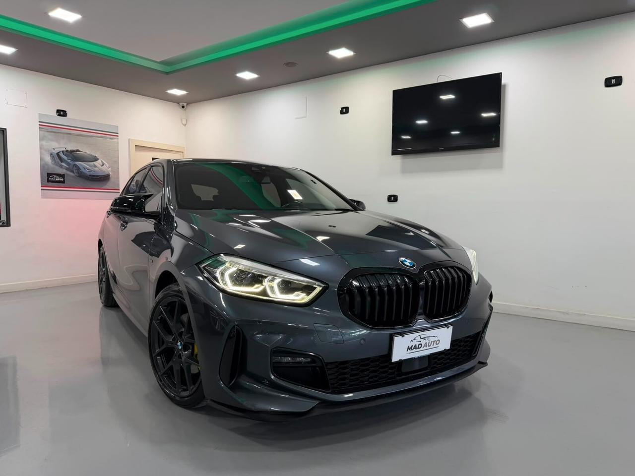 Bmw 116 116d 5p. Msport