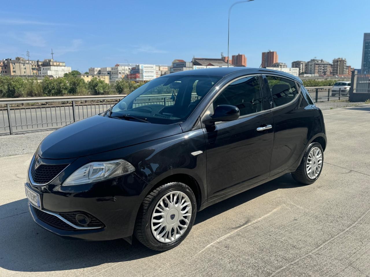 Lancia Ypsilon 1.2 69 CV 5 porte Platinum 2016