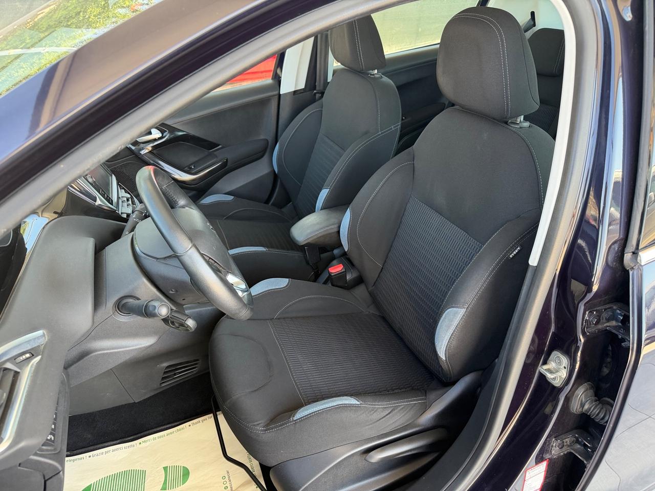 Peugeot 208 1.6 e-HDi 92 CV Stop&Start 5 porte Allure